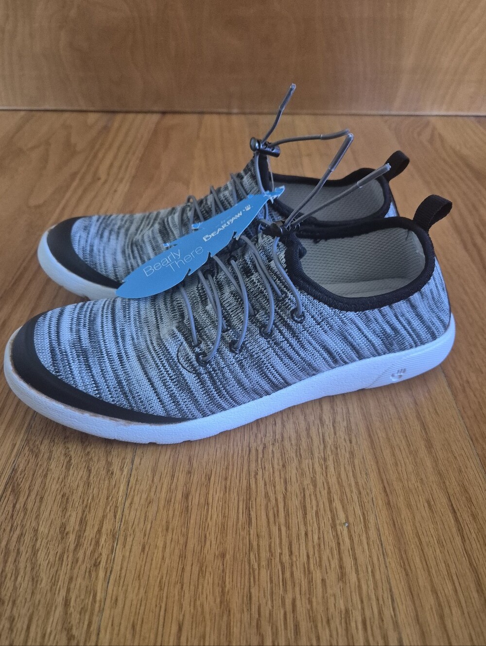 Bearpaw Grey Knit Women's Water Sneakers with White Sole, size 6 NWOB